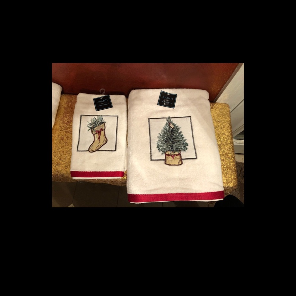 Holiday towels by avanti